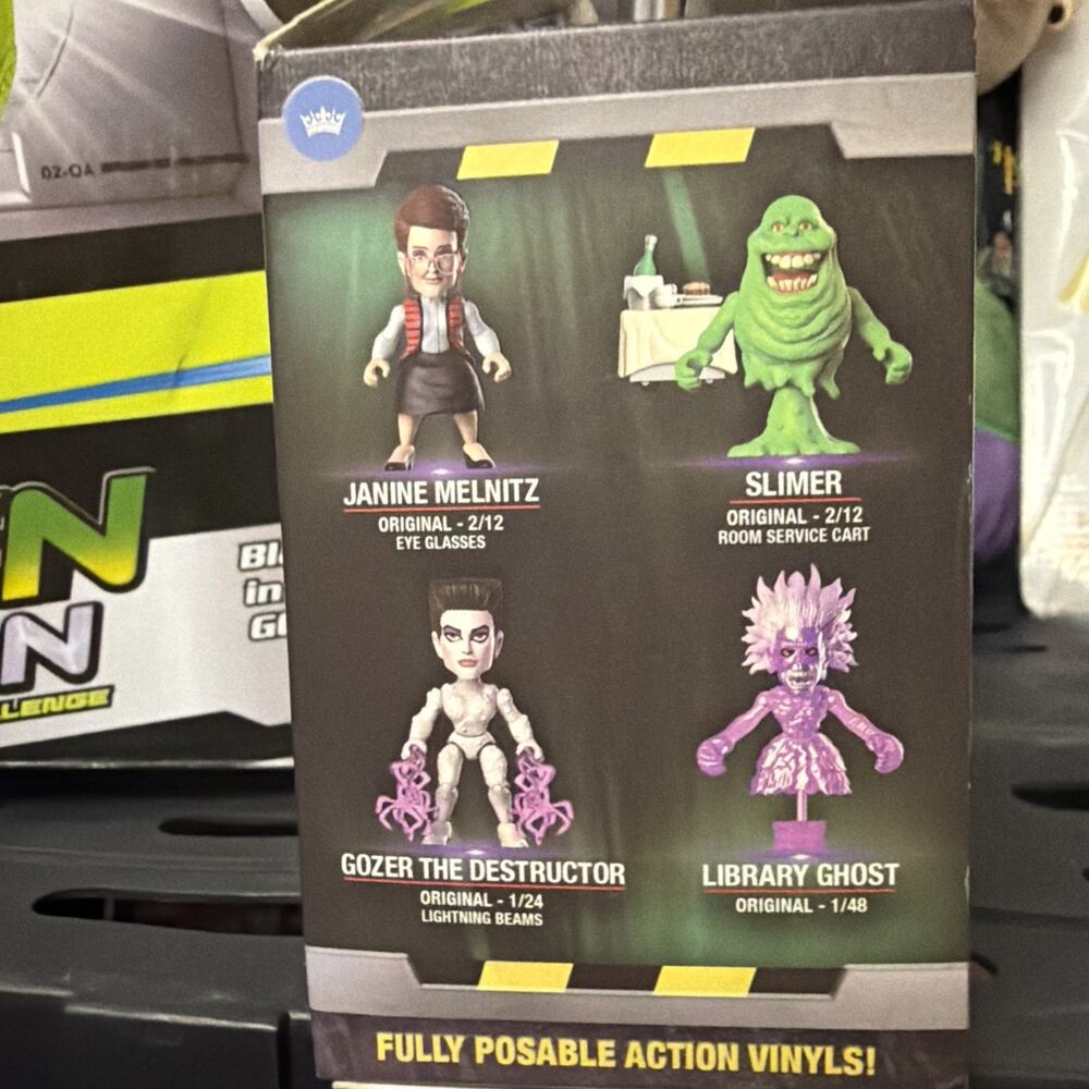 Ghostbusters Janine Melnitz  Action Vinyl Figure New - Picture 2 of 4
